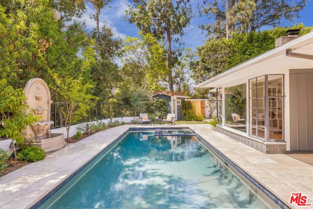 11349 Canton Drive, Studio City CA: https://media.crmls.org/mediaz/b8bfe9fe-ce52-4526-8e75-ed7c0a873978.jpg