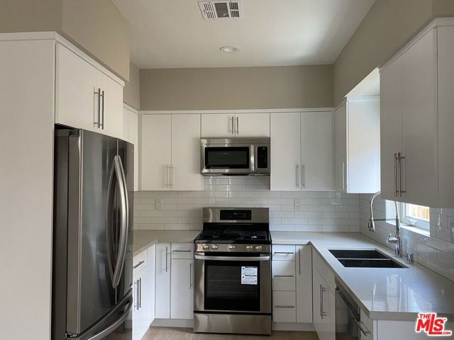 2201 W Court Street, Los Angeles CA: https://media.crmls.org/mediaz/b8c04f2c-adf4-4bc4-a5c5-134c8892f8d6.jpg