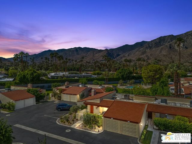 1095 S La Verne Way, Palm Springs CA: https://media.crmls.org/mediaz/b8c10d5d-ff7e-4c10-868c-d4c313c02d31.jpg
