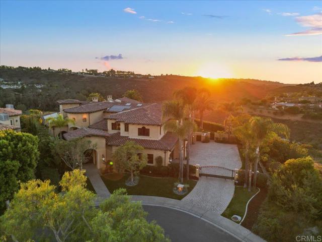 5015 Rancho Quinta Bend, San Diego CA: https://media.crmls.org/mediaz/b8c28454-7c06-47f6-936c-92330e02fc8d.jpg