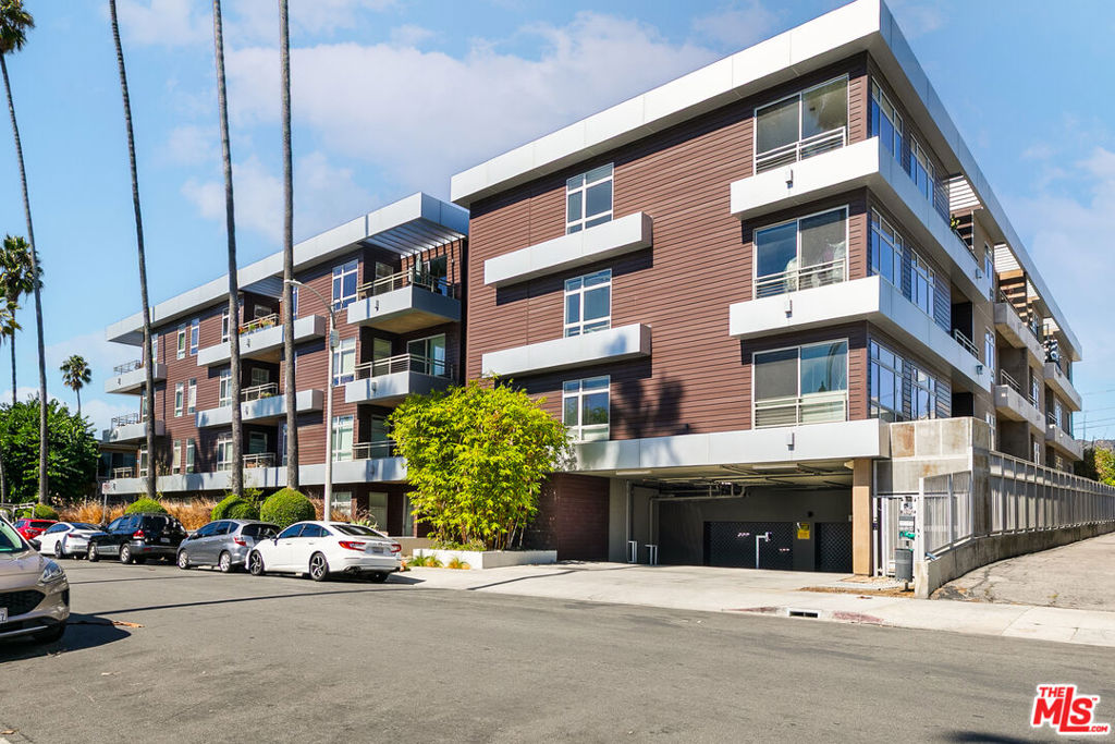 6001 Carlton Way #105