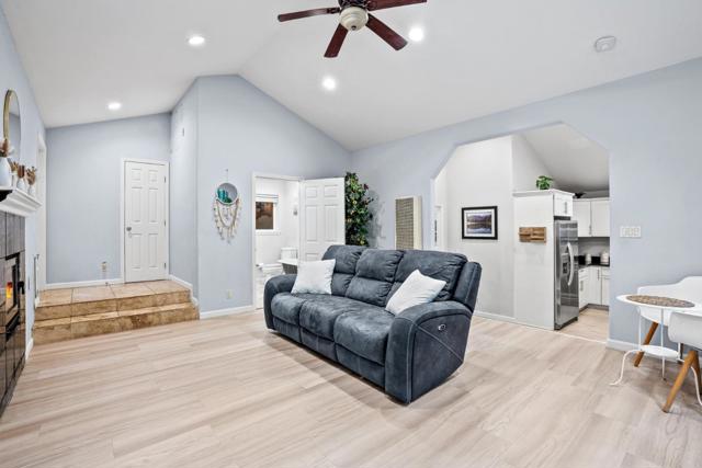 18460 Circle Drive, Los Gatos CA: https://media.crmls.org/mediaz/b8c4d585-5bbb-4271-9faf-fa8bc2a4929a.jpg
