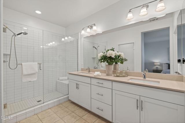 139 Farmhouse Drive, Simi Valley CA: https://media.crmls.org/mediaz/b8c4f354-98e3-4623-8256-aa4d1287cb0e.jpg