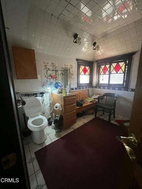 1324 Volney Drive, Los Angeles CA: https://media.crmls.org/mediaz/b8c4f7b8-58e9-4028-86b3-9f4a9a2505d9.jpg