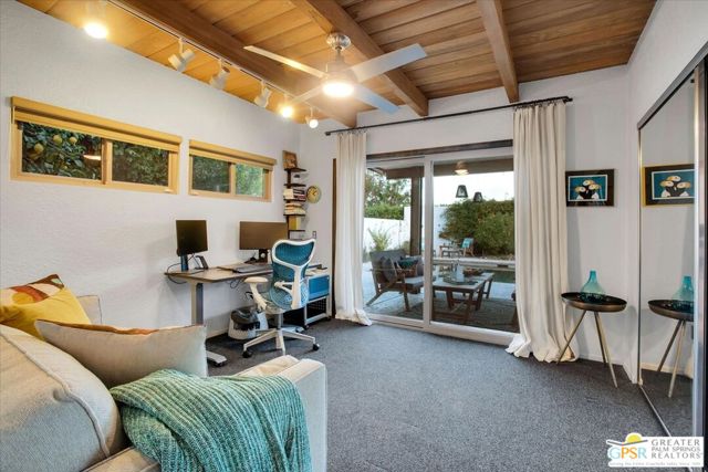 45864 Shadow Mountain Drive, Palm Desert CA: https://media.crmls.org/mediaz/b8c53606-0512-4080-a383-519e11f46579.jpg