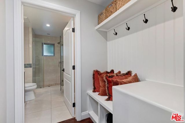 1524 Reeves Street, Los Angeles CA: https://media.crmls.org/mediaz/b8c545ce-aab4-45b3-a004-eb01d01b5fe6.jpg