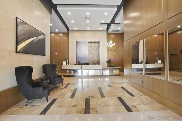 700 W E St, San Diego CA: https://media.crmls.org/mediaz/b8c5e968-0130-4c4f-aff2-1564379aea06.jpg