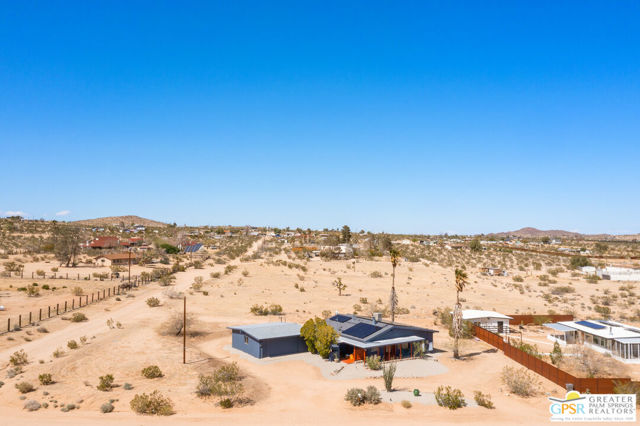 62420 Canterbury Street, Joshua Tree CA: https://media.crmls.org/mediaz/b8c610c2-aa55-4046-9e40-0b86b38a8acf.jpg