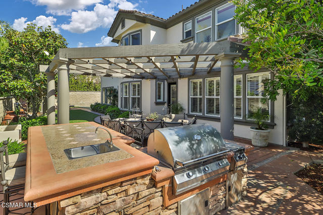 2589 Featherwood Street, Westlake Village CA: https://media.crmls.org/mediaz/b8c64d9d-94ed-4728-8a84-565af2f8022b.jpg