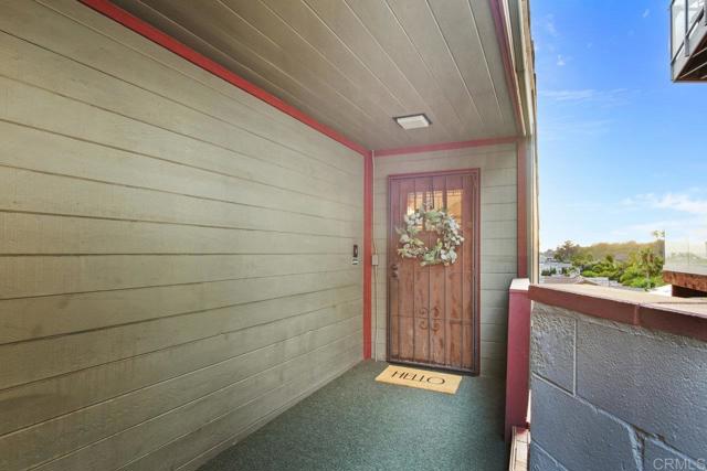 Detail Gallery Image 5 of 61 For 2393 La Marque Street, –,  CA 92109 - 3 Beds | 2/1 Baths