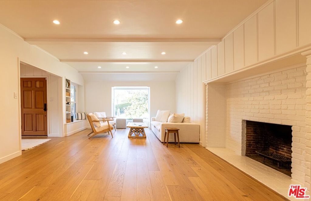 358 S Bentley Avenue — Traditional