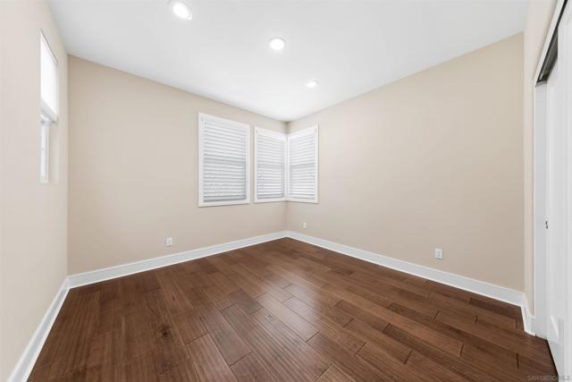 6749 Solterra Vista Pkwy, San Diego CA: https://media.crmls.org/mediaz/b8c7d08f-536f-4aa5-b677-3169601991cd.jpg