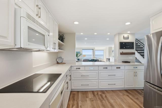 Detail Gallery Image 5 of 26 For 211 S Helix #53,  Solana Beach,  CA 92075 - 2 Beds | 2/1 Baths