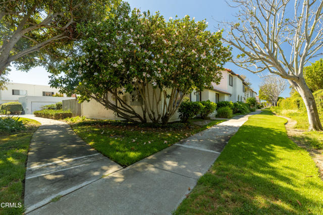 3191 Kelp Lane, Oxnard CA: https://media.crmls.org/mediaz/b8c88f76-7c8e-4e82-a912-e5b87f48ed84.jpg