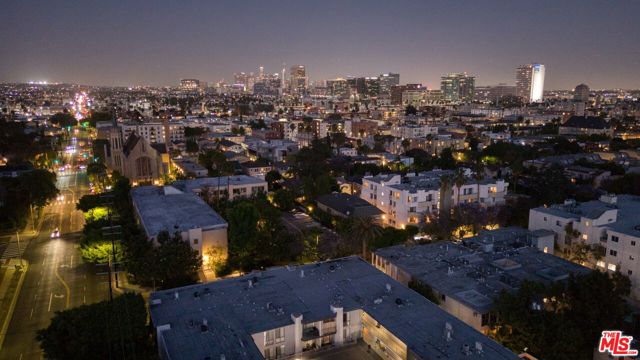 320 Westminster Avenue, Los Angeles CA: https://media.crmls.org/mediaz/b8c8e579-9897-4e3e-a198-cbea14e5f79a.jpg