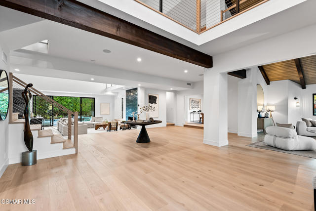 4199 Woodlane Court, Westlake Village CA: https://media.crmls.org/mediaz/b8c92732-c36b-4854-b623-1c1a732cc24e.jpg