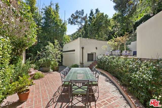 1721 Benedict Canyon Drive, Beverly Hills, California 90210, 4 Bedrooms Bedrooms, ,2 BathroomsBathrooms,Single Family Residence,For Sale,Benedict Canyon,24375175