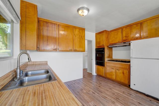 328 30 9th St, Del Mar CA: https://media.crmls.org/mediaz/b8c95f9e-42fb-496c-8bf9-6eb9d7124eaf.jpg