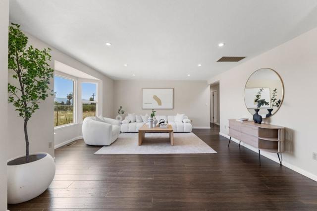 10980 New Avenue, Gilroy CA: https://media.crmls.org/mediaz/b8ca4418-799b-4d8f-8c3b-c63492bc8097.jpg