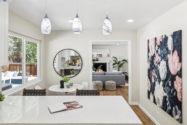 441 FOX HILLS COURT, Oakland CA: https://media.crmls.org/mediaz/b8cacde3-b740-4ba6-9888-c066dc6db3fa.jpg