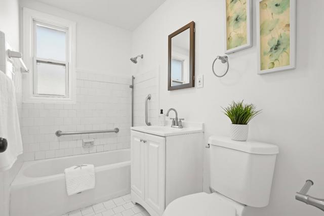 1016 E Santa Inez Avenue, San Mateo CA: https://media.crmls.org/mediaz/b8caef12-8305-4d5a-aa7c-96dd74fc2e61.jpg