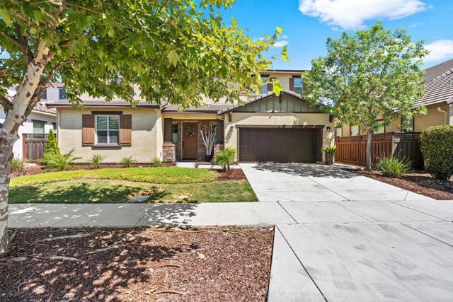 1737 Cranbrook Court, Lathrop CA: https://media.crmls.org/mediaz/b8cafa62-cce8-4e43-8ef8-8c1207eea0cf.jpg