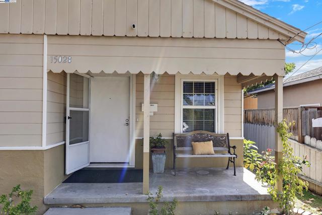 15028 Grenda St, San Leandro CA: https://media.crmls.org/mediaz/b8cbe81b-a911-45a8-a87e-51a429ce1768.jpg