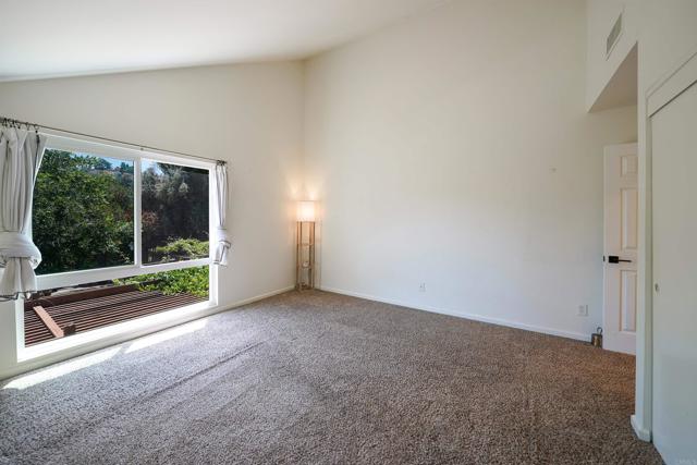 23822 Green Haven Lane, Ramona CA: https://media.crmls.org/mediaz/b8cc0b9b-9214-4059-a74a-de540fa6f96a.jpg
