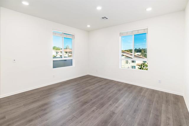 Detail Gallery Image 13 of 30 For 953 Radcliffe Trl, Vista,  CA 92081 - 2 Beds | 2 Baths