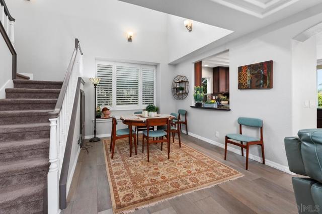 7521 Navigator Circle, Carlsbad CA: https://media.crmls.org/mediaz/b8ce1b3f-afec-419d-be12-02d6d18a8fb4.jpg