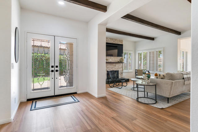 48245 Calle Floristas, La Quinta CA: https://media.crmls.org/mediaz/b8cf0453-5ee1-4e3f-a7d3-992fe406b1c6.jpg