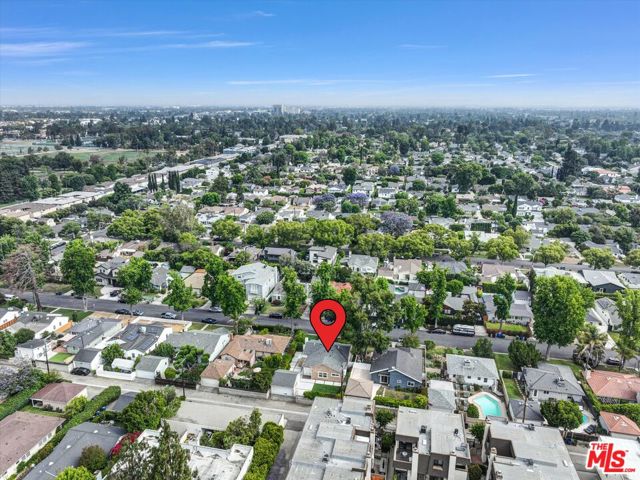 13964 La Maida Street, Sherman Oaks CA: https://media.crmls.org/mediaz/b8cf72c5-84f1-4a8d-b739-7eb7f621a50b.jpg