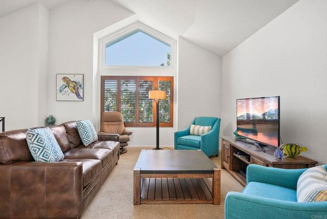 6887 Carnation Drive, Carlsbad CA: https://media.crmls.org/mediaz/b8cfcbeb-a1ea-4869-9f60-e779e843ba61.jpg