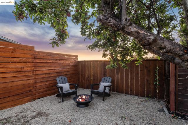4015 Rhoda Ave, Oakland CA: https://media.crmls.org/mediaz/b8cfd2e1-6d42-4be1-a528-039324e8023f.jpg
