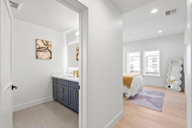 560 El Camino Real, San Carlos CA: https://media.crmls.org/mediaz/b8d00c4f-dd44-4657-8d21-719e61a252e0.jpg