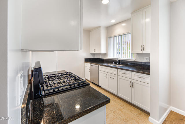 Detail Gallery Image 3 of 22 For 595 N Los Robles Ave #11,  Pasadena,  CA 91101 - 1 Beds | 1 Baths
