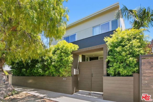 732 VERNON Avenue photo 3