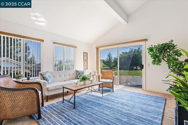 2323 Grosvenor Heights Ct, Livermore CA: https://media.crmls.org/mediaz/b8d1dce5-47d5-4e60-90a3-e562c7172c71.jpg