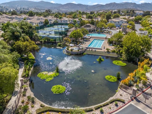 18622 Caminito Cantilena, San Diego CA: https://media.crmls.org/mediaz/b8d24a50-2371-4eea-a902-f8d19c1f0a08.jpg