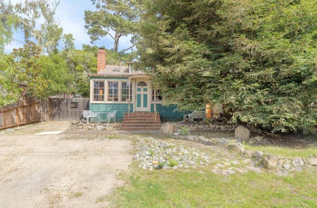 469 Evergreen Road, Pacific Grove CA: https://media.crmls.org/mediaz/b8d26447-38ee-46ce-a7b4-689ce18b2d00.jpg