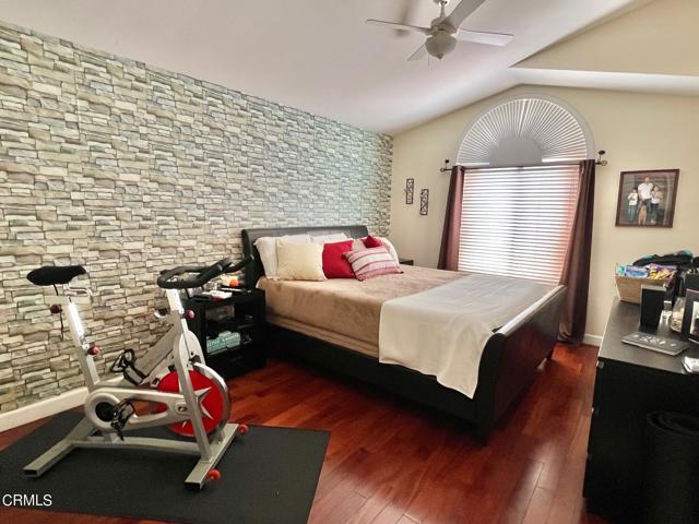 1245 Jamaica Lane, Oxnard CA: https://media.crmls.org/mediaz/b8d30ed7-2af5-4665-89f0-e2b75a5fbf0c.jpg