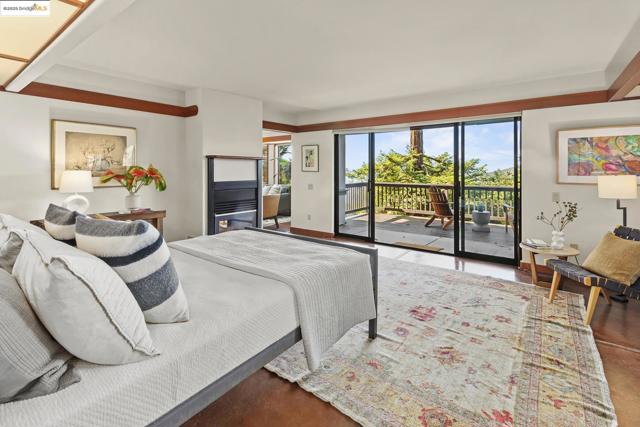 25 Dartmouth Dr, Berkeley CA: https://media.crmls.org/mediaz/b8d334b4-3d43-4118-8c47-7f18b3848168.jpg