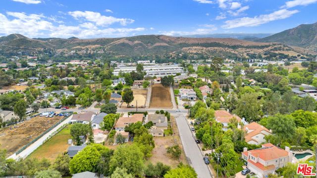 28461 Driver Avenue, Agoura Hills CA: https://media.crmls.org/mediaz/b8d386ab-c848-44c2-b55d-fe6674903c14.jpg