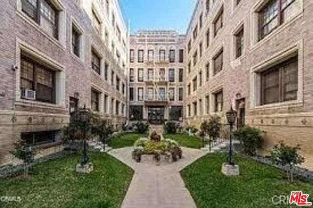 2121 James M Wood Boulevard, Los Angeles CA: https://media.crmls.org/mediaz/b8d403b2-8a27-4ec0-bd3d-858db7ce95e9.jpg