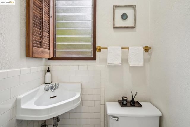 80 Oak Ridge Rd, Berkeley CA: https://media.crmls.org/mediaz/b8d41aad-98c2-4d91-a18f-e737c8e9c8e0.jpg