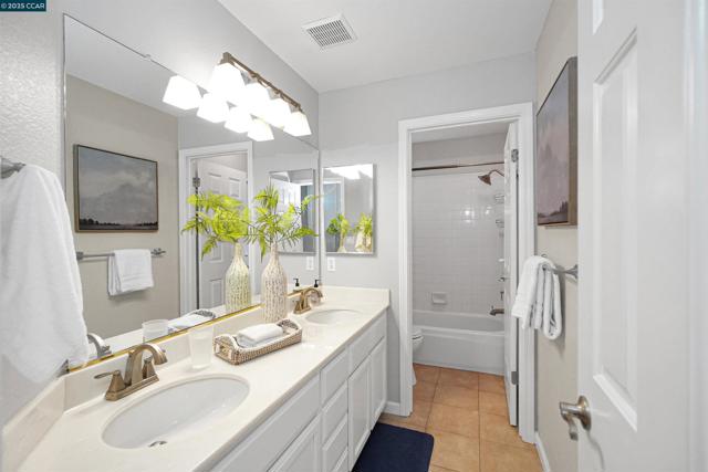 405 Triomphe Ct, Danville CA: https://media.crmls.org/mediaz/b8d49089-b2b8-475b-9f32-7dfcb5ad496d.jpg