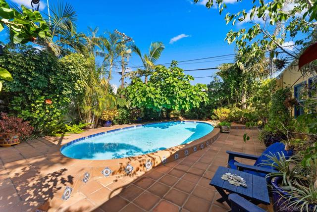 4965 Marlborough Drive, San Diego CA: https://media.crmls.org/mediaz/b8d4c39e-b3e1-4d58-a978-a512f57fa446.jpg