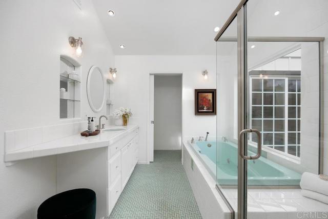 Detail Gallery Image 15 of 36 For 1583 Avenida De Los Lirios, Encinitas,  CA 92024 - 4 Beds | 3 Baths