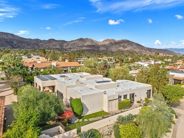 49240 Jfk Trail, Palm Desert CA: https://media.crmls.org/mediaz/b8d5405b-acd9-41b0-9bd3-d7980d4e04a8.jpg