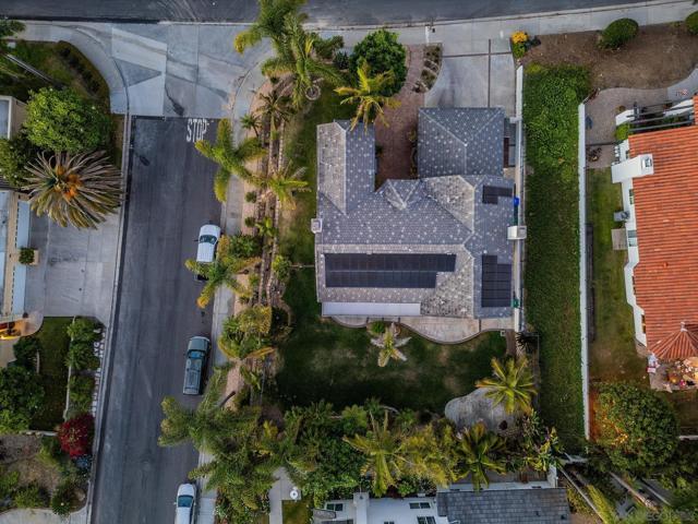 6823 Corintia St, Carlsbad CA: https://media.crmls.org/mediaz/b8d5e535-4c77-44a9-a459-36e5d6138249.jpg